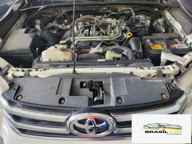 HILUX CD SRV 2.8 D-4D TURBO - Foto 6