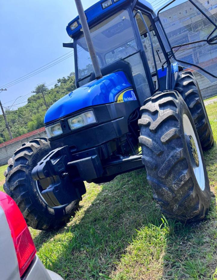TRATOR NEW HOLLAND TL-75