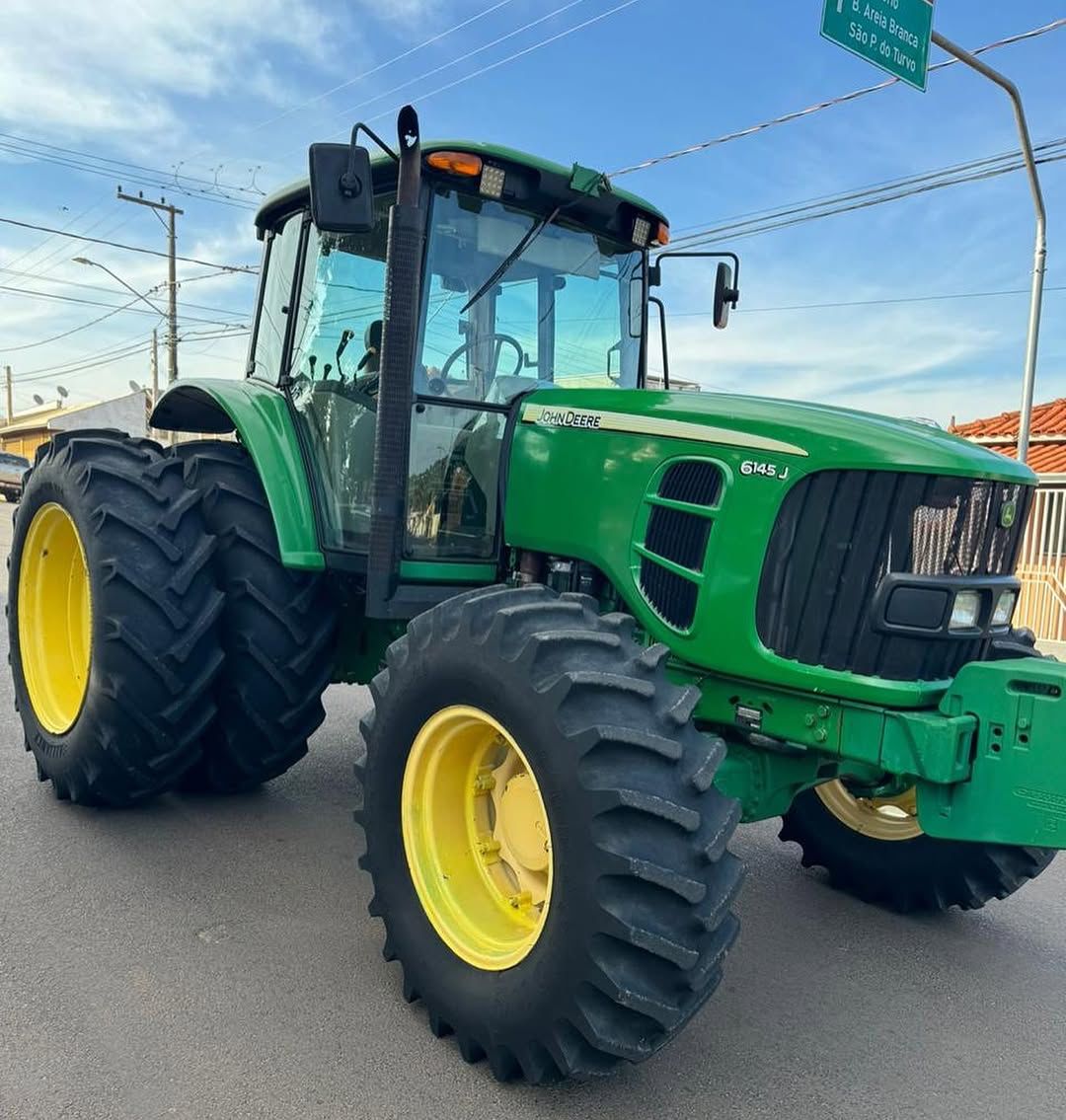 John Deere 6145 
