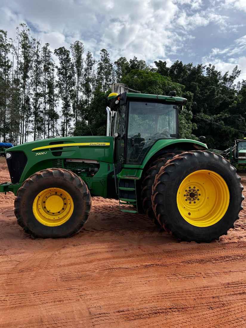 JOHN DEERE 7200