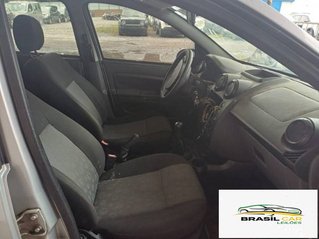 FIESTA FLEX 1.6 - Foto 8